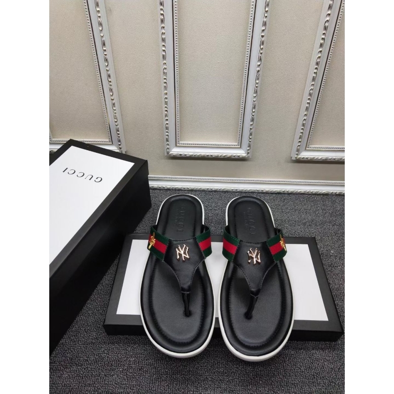 G*u*i slippers